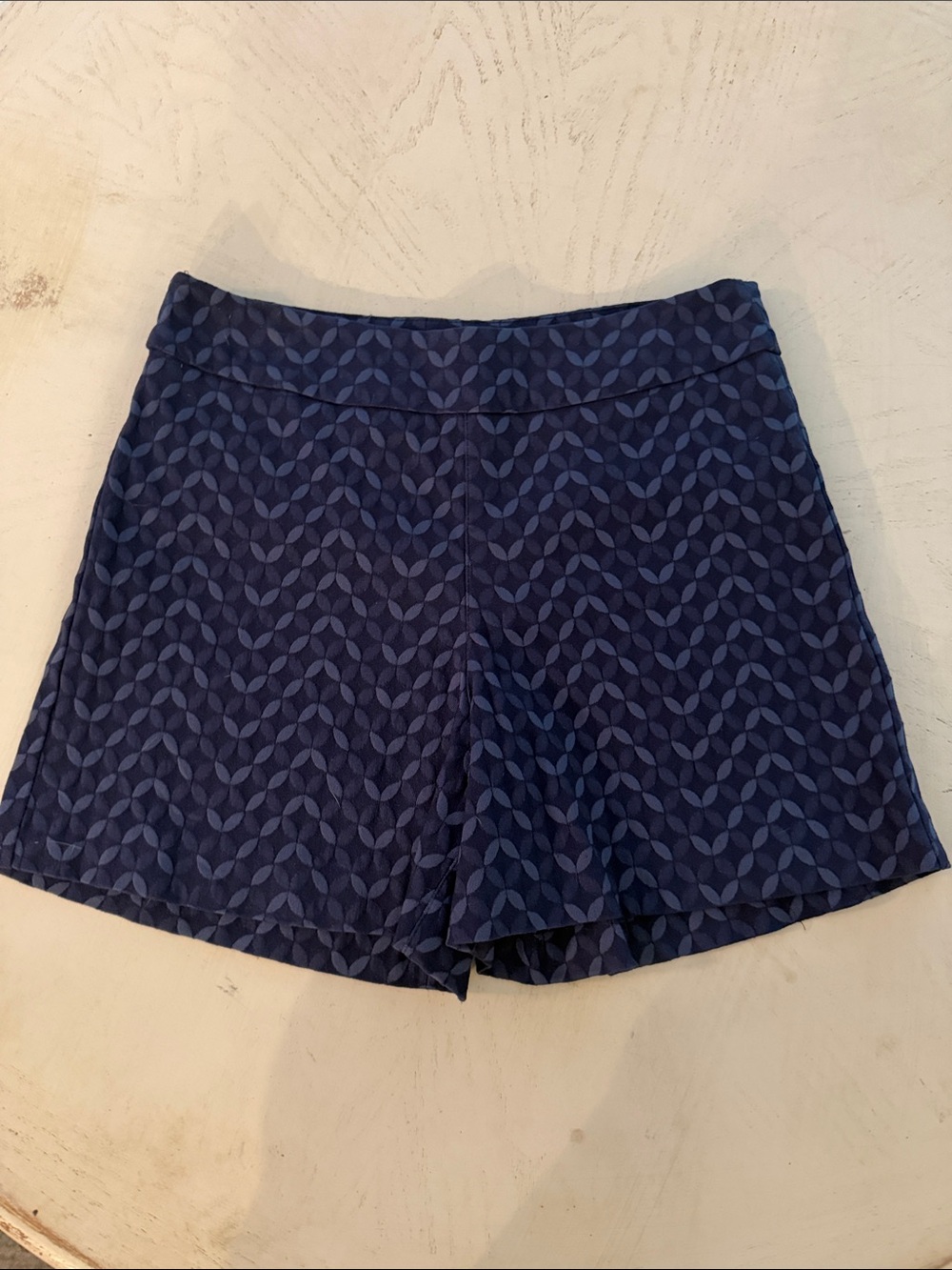 Margaret M navy blue jacquard pull on form fitting slimming shorts sz S/P